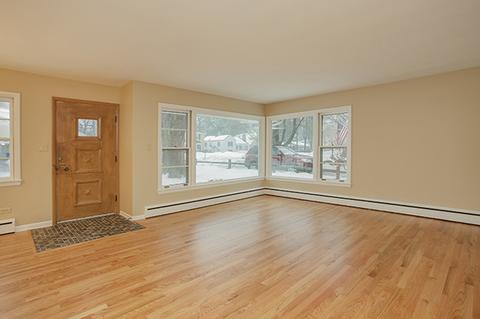 816 James Ct, Wheaton, IL 60189 photo 2