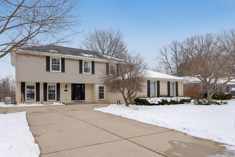 920 Summit Dr, Deerfield, IL 60015 photo 2