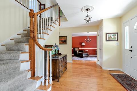 920 Summit Dr, Deerfield, IL 60015 photo 3