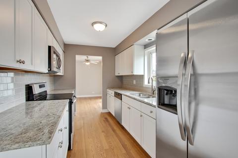 963 Clark Ln, Des Plaines, IL 60016 photo 9
