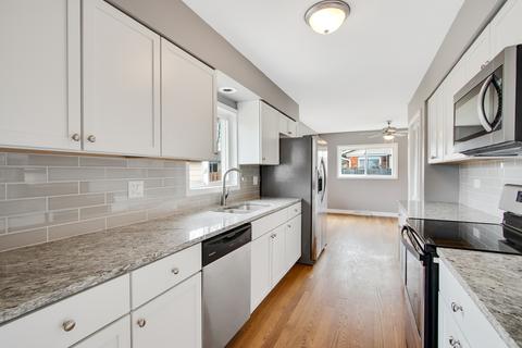 963 Clark Ln, Des Plaines, IL 60016 photo 7