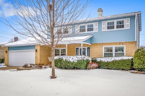 1824 E Cree Ln, Mount Prospect, IL 60056 photo 1