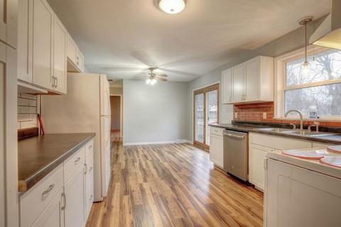 302 Pershing Ct E, Philo, IL 61864 photo 10