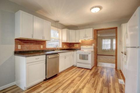 302 Pershing Ct E, Philo, IL 61864 photo 11