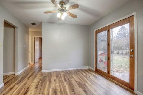 302 Pershing Ct E, Philo, IL 61864 photo 8