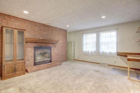 302 Pershing Ct E, Philo, IL 61864 photo 15