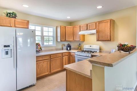802 Hanson Ave, Mchenry, IL 60050 photo 5