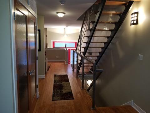 520 E 41st St, Chicago, IL 60653 photo 3