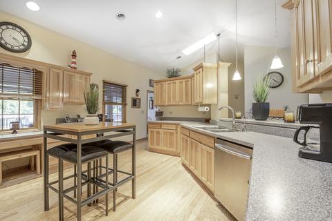 445 E Circle Dr, New Lenox, IL 60451 photo 13