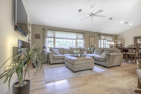445 E Circle Dr, New Lenox, IL 60451 photo 10