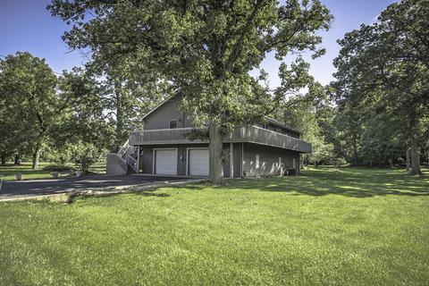 445 E Circle Dr, New Lenox, IL 60451 photo 2