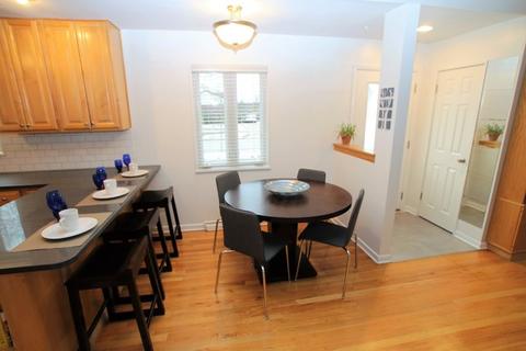 498 E Park Ave, Elmhurst, IL 60126 photo 4