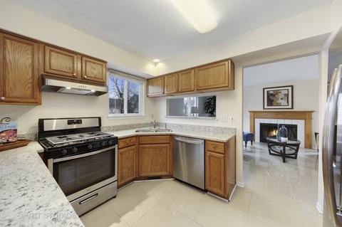 14135 S Lakeridge Dr, Plainfield, IL 60544 photo 2