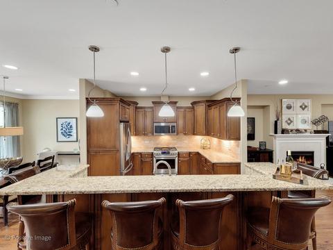 319 E Liberty Dr, Wheaton, IL 60187 photo 5