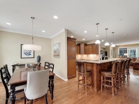 319 E Liberty Dr, Wheaton, IL 60187 photo 3