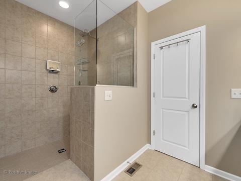 319 E Liberty Dr, Wheaton, IL 60187 photo 17