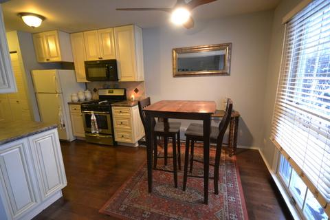 1684 Valley Forge Ct #C, Wheaton, IL 60187 photo 4