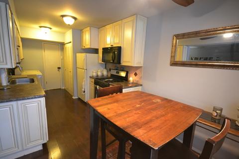 1684 Valley Forge Ct #C, Wheaton, IL 60187 photo 5