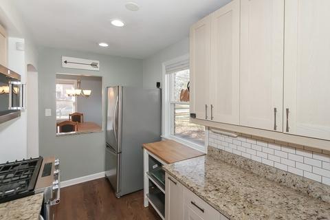 367 S Warrington Rd, Des Plaines, IL 60016 photo 11