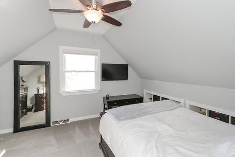 367 S Warrington Rd, Des Plaines, IL 60016 photo 14
