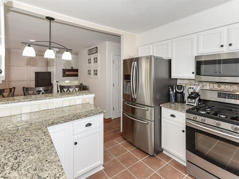86 Lockman Cir, Elgin, IL 60123 photo 7