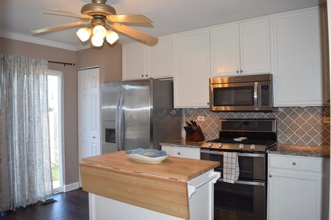 2425 Mayfield Dr, Montgomery, IL 60538 photo 4