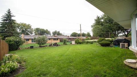 350 Ambleside Rd, Des Plaines, IL 60016 photo 17