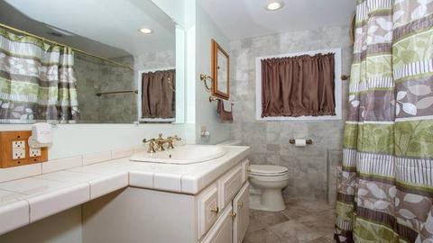 350 Ambleside Rd, Des Plaines, IL 60016 photo 9