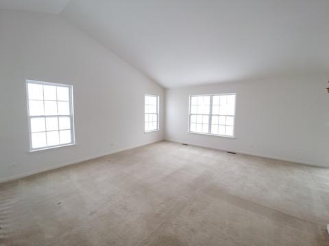 331 Emerald Ln, Algonquin, IL 60102 photo 2