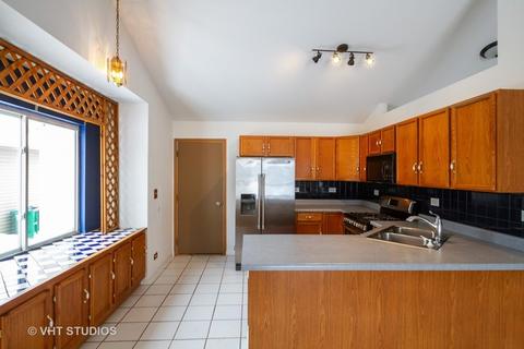 516 Iona Ln, Harvard, IL 60033 photo 3