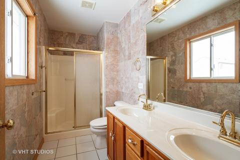 516 Iona Ln, Harvard, IL 60033 photo 5