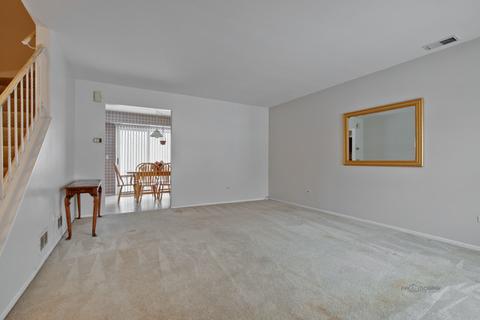 34 Willow Cir, Cary, IL 60013 photo 5