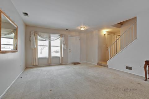 34 Willow Cir, Cary, IL 60013 photo 8