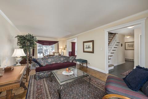 1607 Wadsworth Rd, Wheaton, IL 60189 photo 4