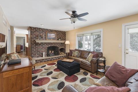 1607 Wadsworth Rd, Wheaton, IL 60189 photo 12
