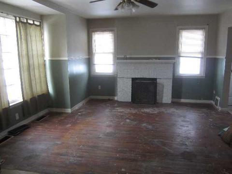 327 S 4th St, Sheldon, IL 60966 photo 3