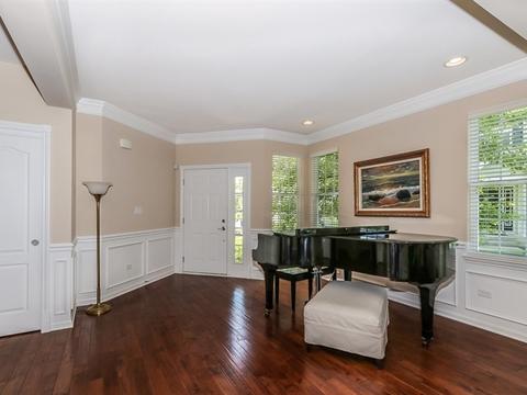 1203 Falcon Ridge Dr, Elgin, IL 60124 photo 3