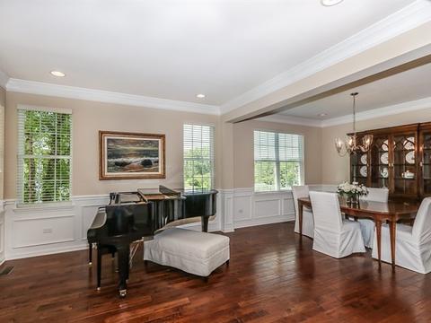 1203 Falcon Ridge Dr, Elgin, IL 60124 photo 4