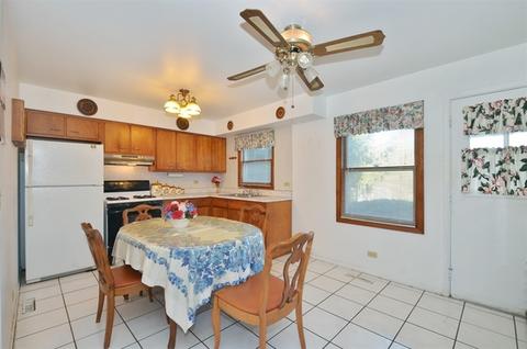 4054 Phyllis Rd, Northbrook, IL 60062 photo 3