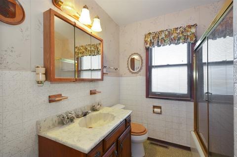 4054 Phyllis Rd, Northbrook, IL 60062 photo 4