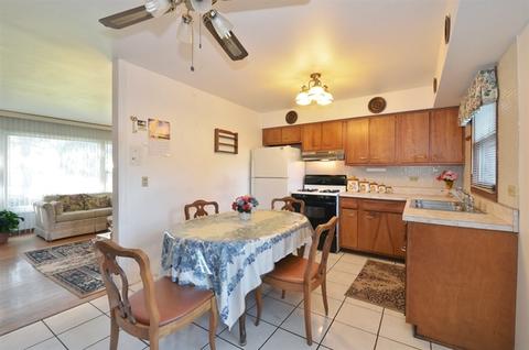 4054 Phyllis Rd, Northbrook, IL 60062 photo 9
