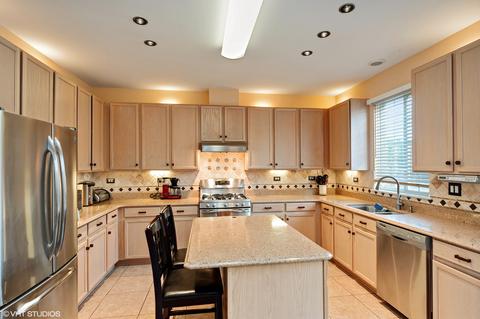 95 Lemans Dr, Wheeling, IL 60090 photo 5