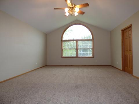 703 Suzanne Ct, Spring Grove, IL 60081 photo 8