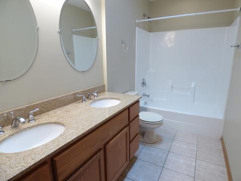 703 Suzanne Ct, Spring Grove, IL 60081 photo 11