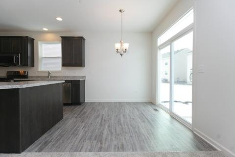 136 Bowman St, Matteson, IL 60443 photo 4