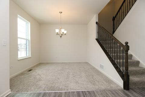 136 Bowman St, Matteson, IL 60443 photo 2