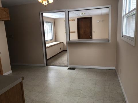 911 Green Ave, Normal, IL 61761 photo 8