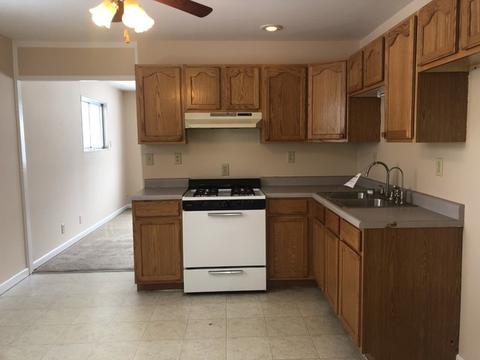 911 Green Ave, Normal, IL 61761 photo 6