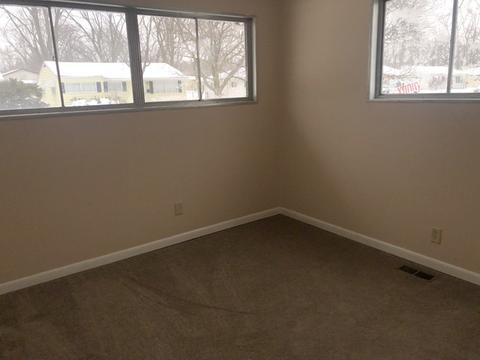 911 Green Ave, Normal, IL 61761 photo 9