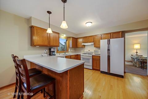 1385 Valayna Dr, Aurora, IL 60504 photo 4